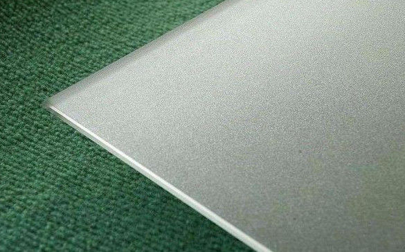 Vidrio pintado grabado decorativo vidrio congelado personalizado utilizado para muebles y construcción