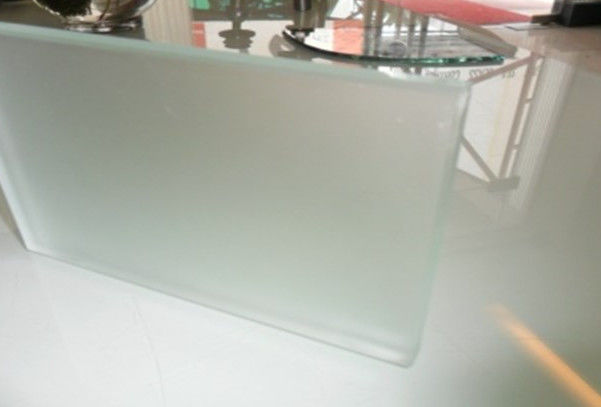 Vidrio templado grabado con ácido de 3 mm y 4 mm vidrio congelado figurado utilizado para puertas de baño