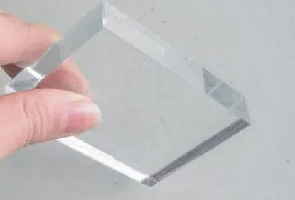 Vidrio ultra claro con esquinas planas y recortes de los mejores fabricantes