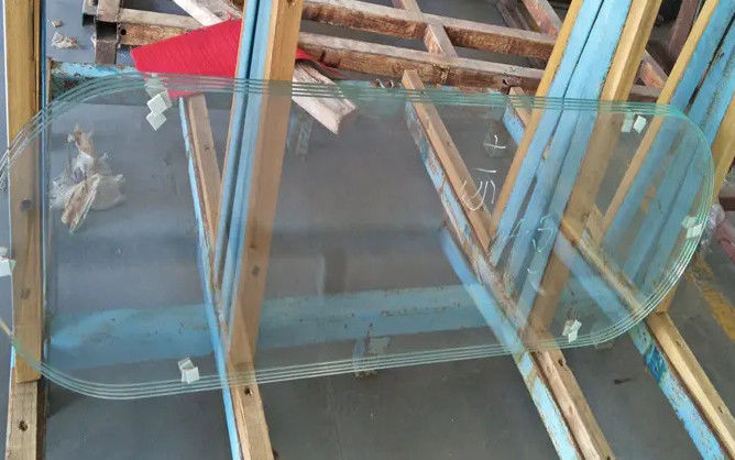 Vidrio flotante ultraclaro para edificios con resistencia al calor ≤ 0,3 mm/m°C y diseño irregular