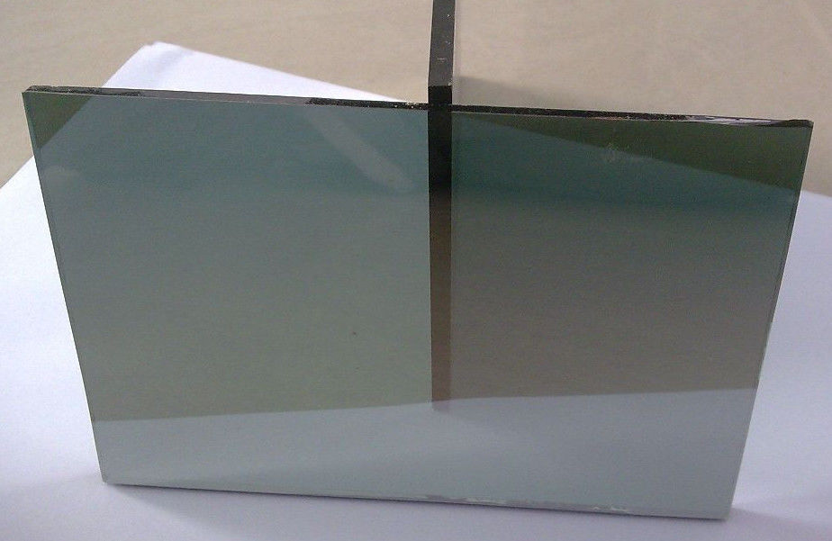 Vidrio reflector flotante de color hierro extra claro y bajo templado